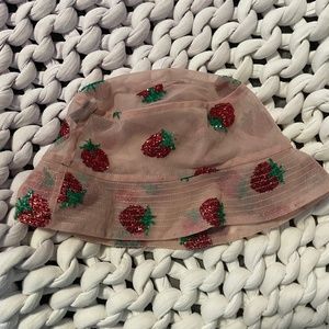 Lirika Maloshim strawberry bucket hat